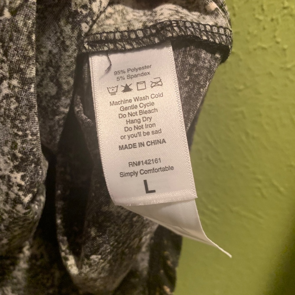 LuLaRoe Large Iris - Picture 2 of 2